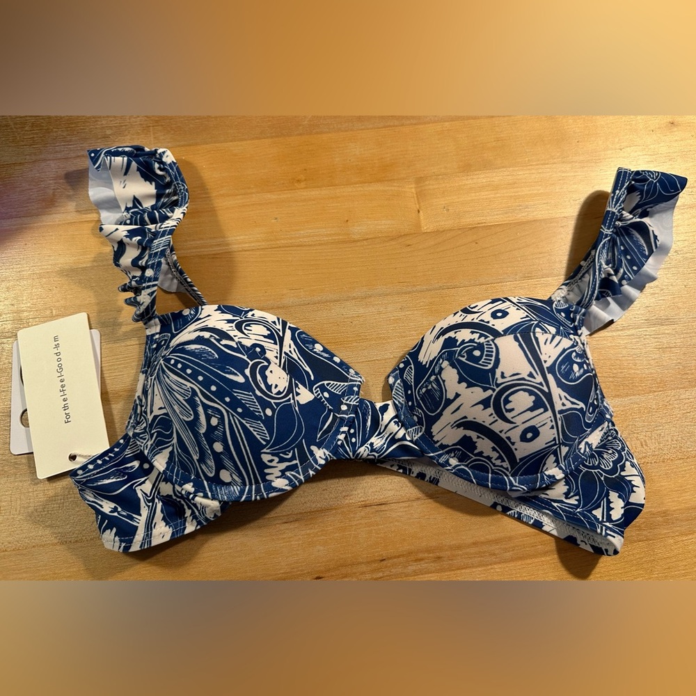 Blue Patterned Women's Swimwear
Brand new with tag white and blue bikini set